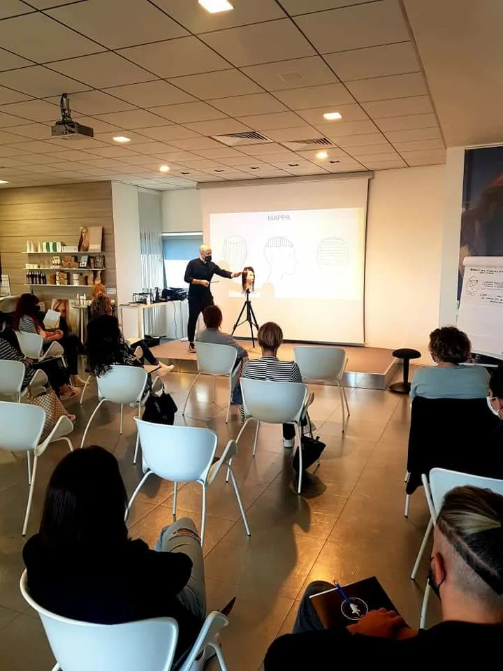 Aula di formazione professionale con Diego Avellini