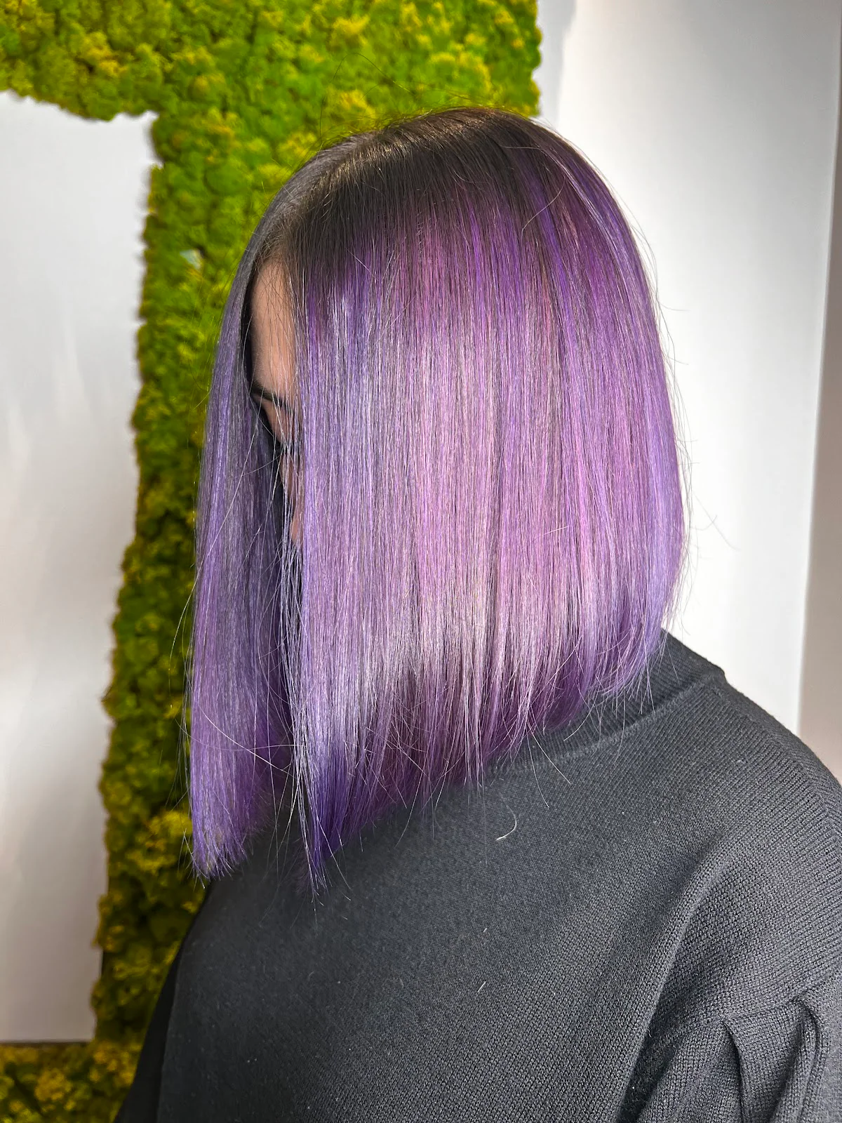 Colore viola luminoso realizzato da Diego Hair Cult